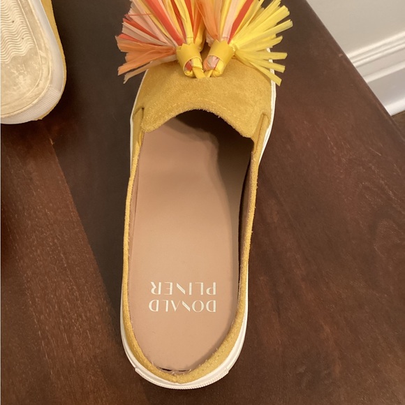 Donald Pliner Great Lemon Genuine Suede Slip Ons with Colorful Tassels Size 6 - Picture 5 of 10